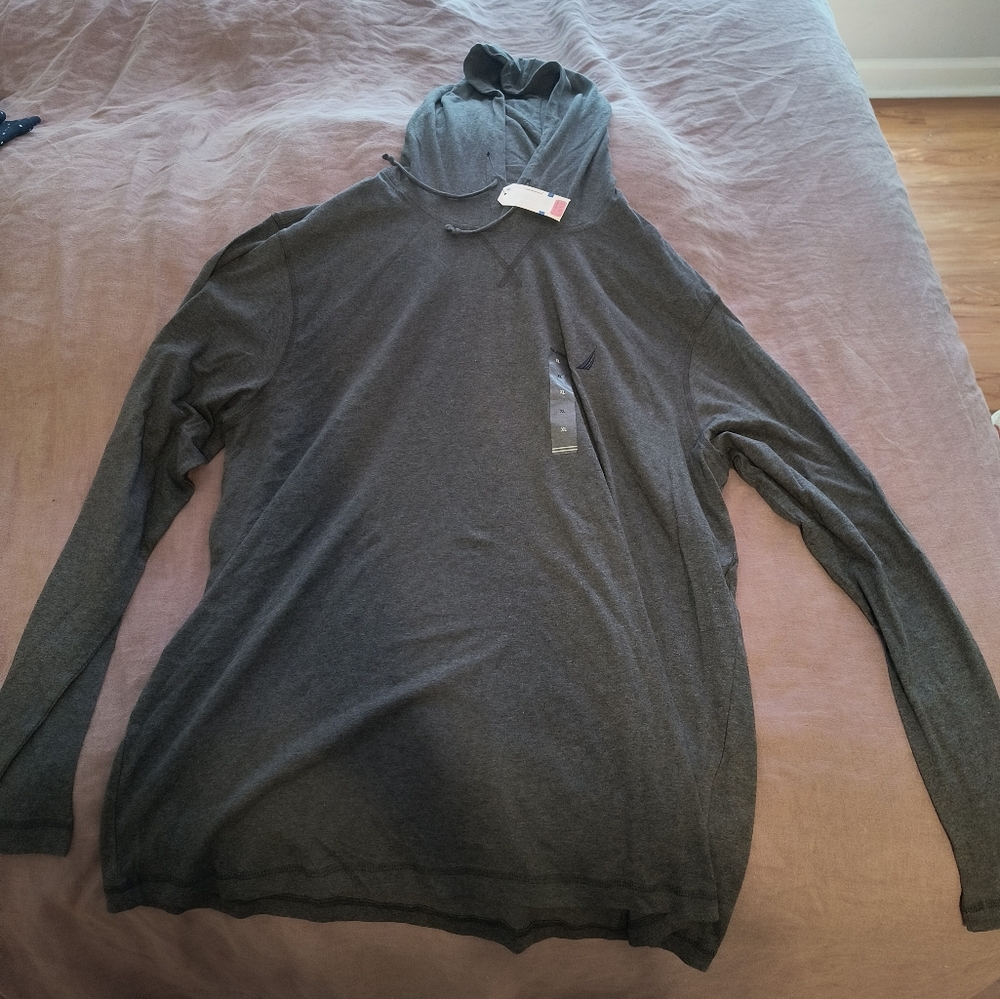 Men's light weight gray long sleeve hoody style shirt